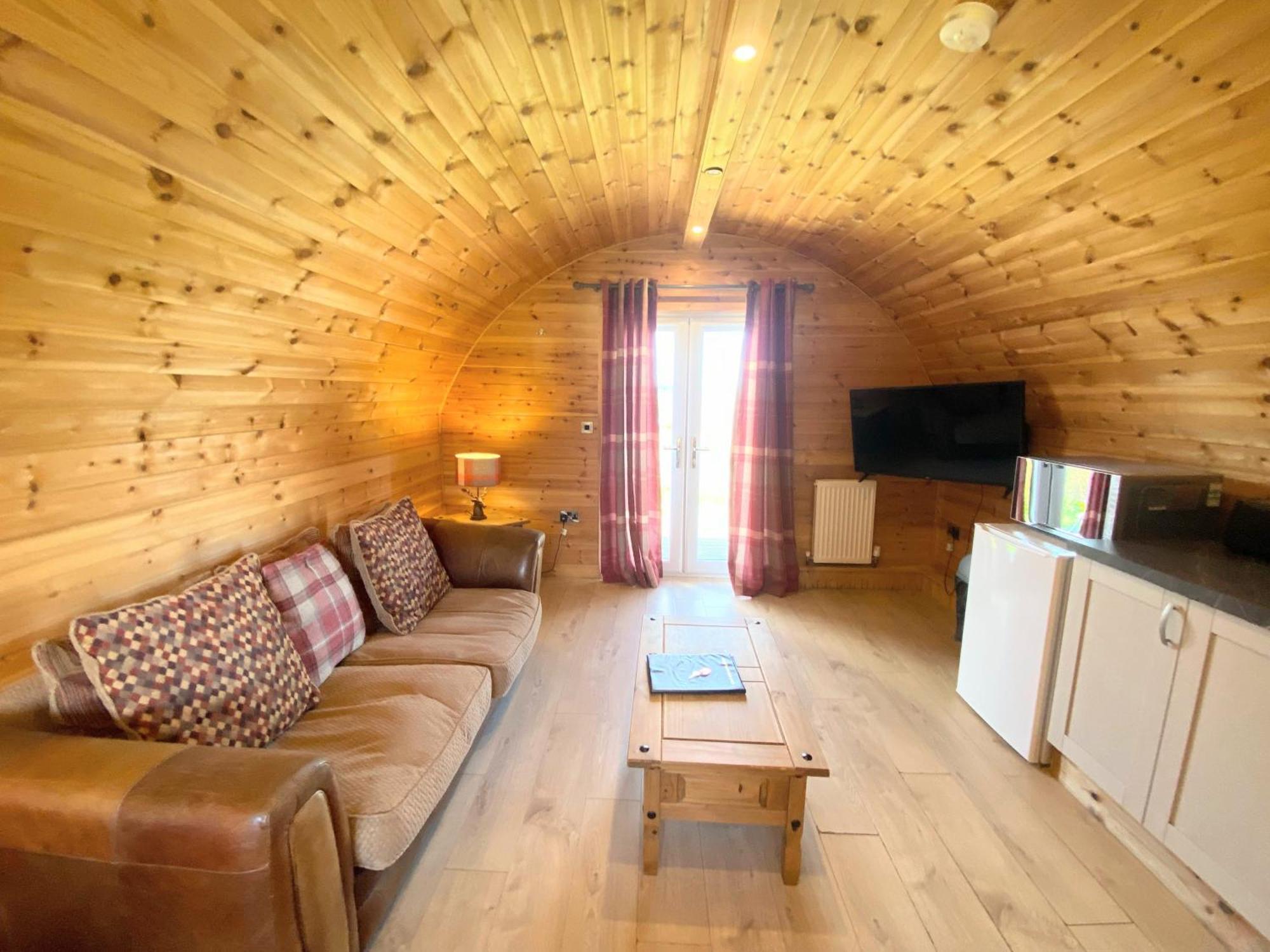 Willa Pond View Pod 1 With Outdoor Hot Tub - Fife - Loch Leven - Lomond Hills Kelty Zewnętrze zdjęcie